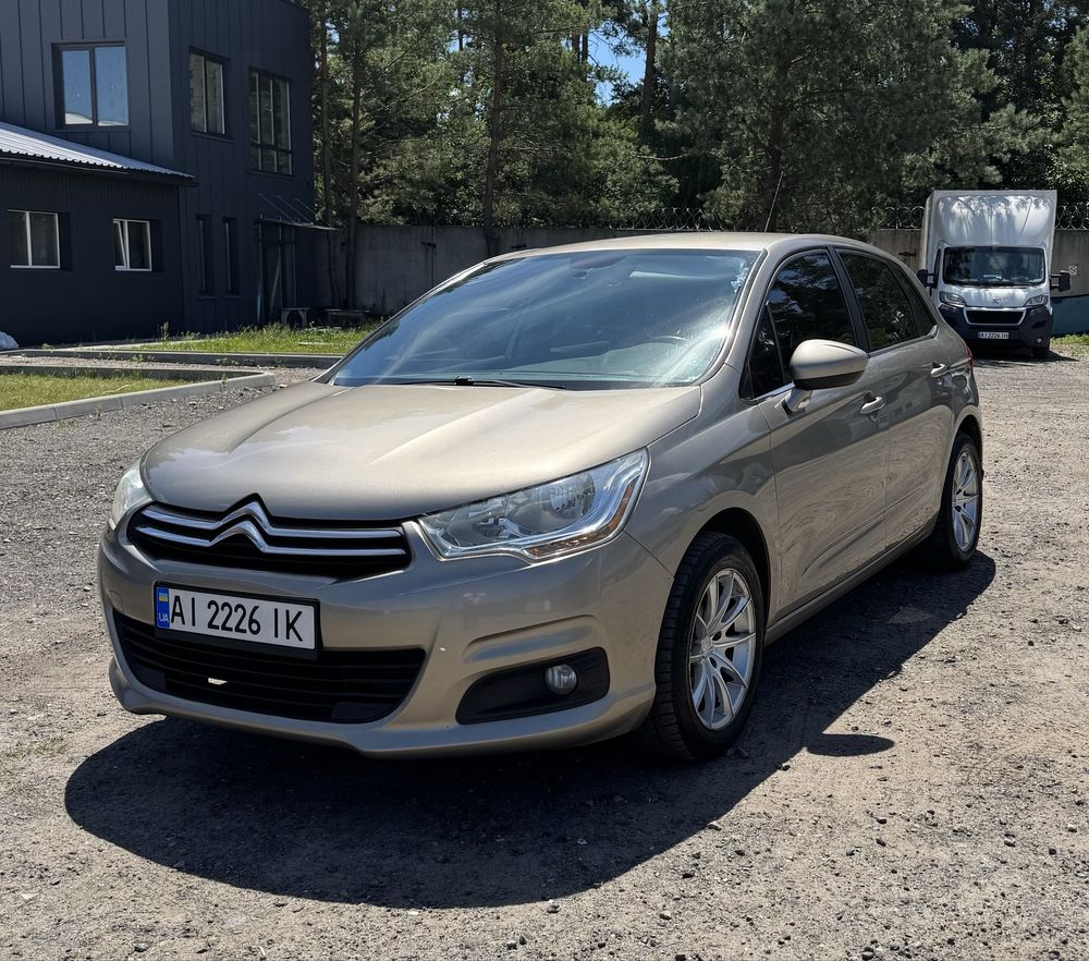 автомобіль Citroen C4