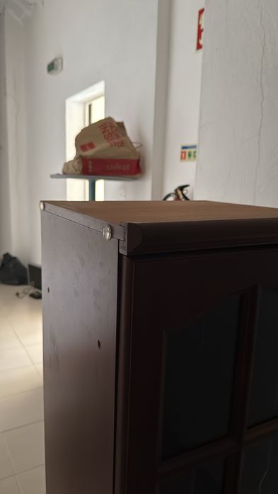Movél de decoração castanho escuro