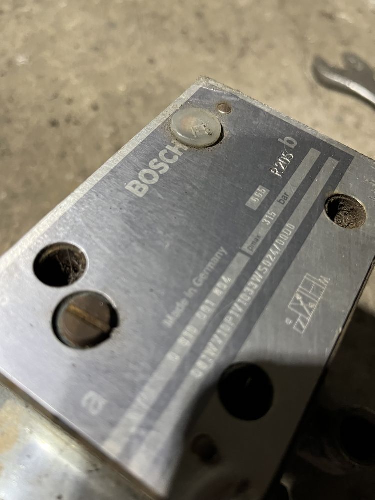 Bosch directional valve 0 810 001 804