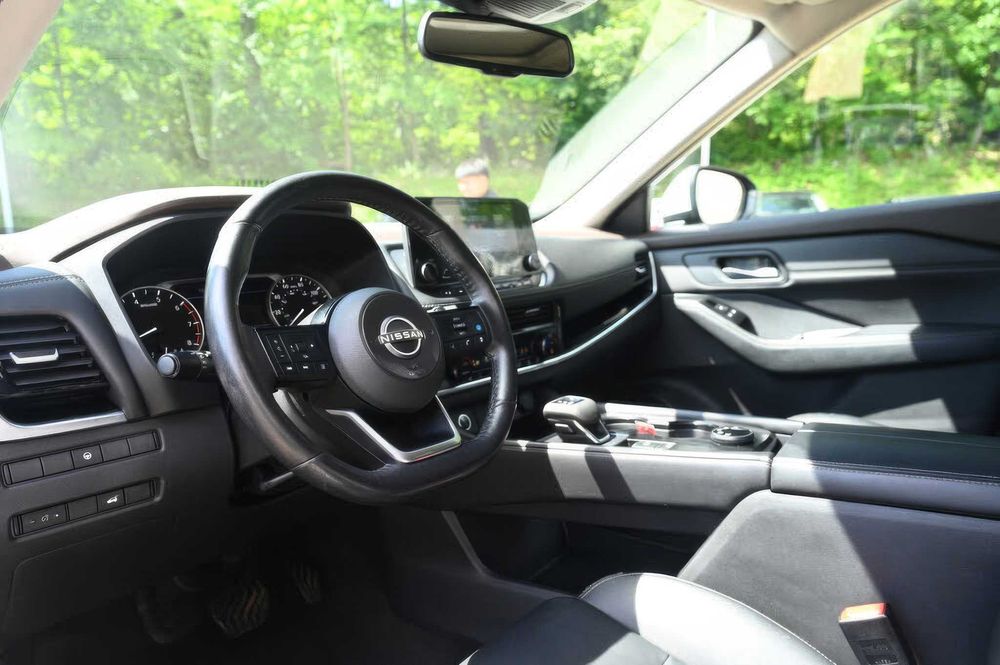 Nissan Rogue SL      2022