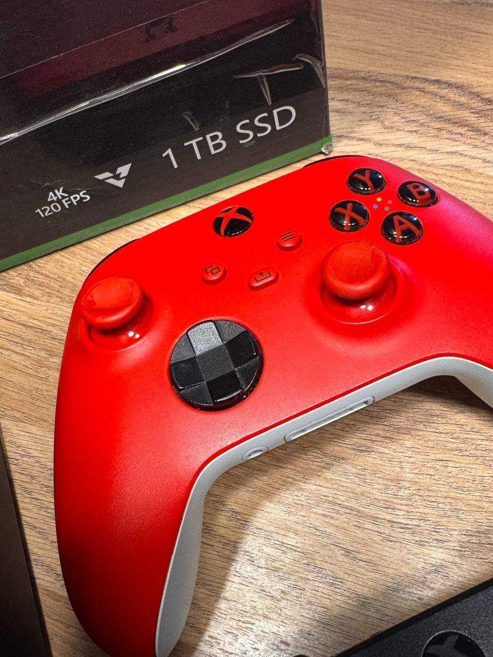 Xbox series X + 2 pady + Akumulator (Pełen zestaw z pudełkiem)