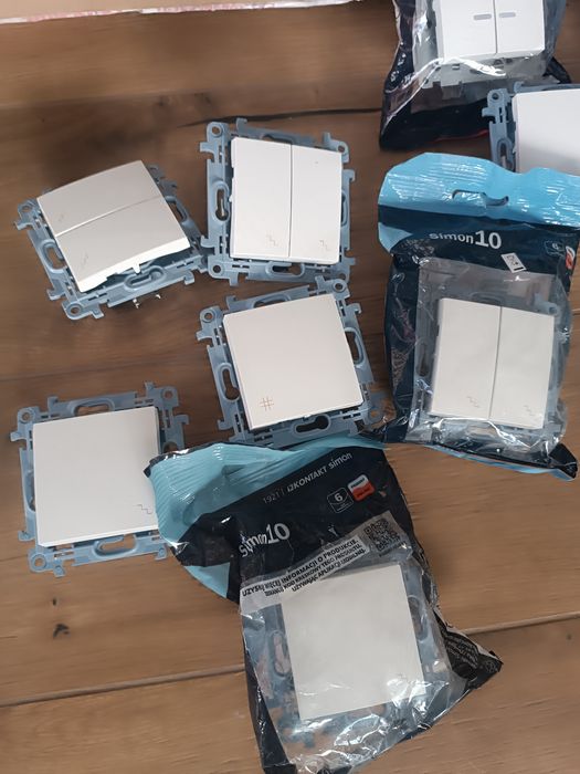 Łącznik schodowy krzyżowy rolety Simon 10 Simon 54