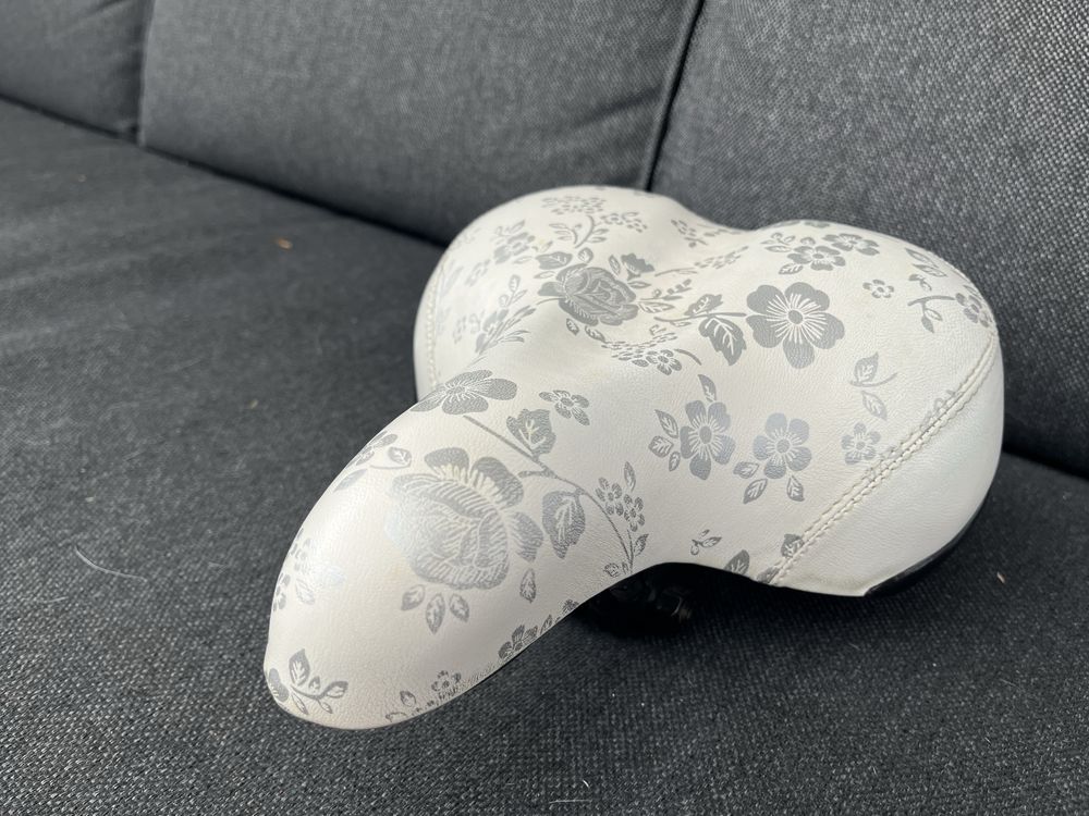 Siodełko rowerowe Selle biale w kwiatki amortyzowane