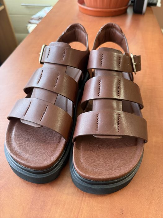 Шкіряні босоніжки Ugg, модель Capitelle fisherman sandal