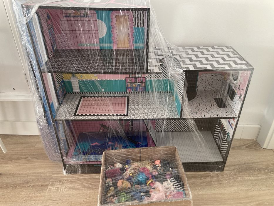 18 Lols, 3 Babys, 4 pets e uma Mansão procuram nova dona  - casa Lol