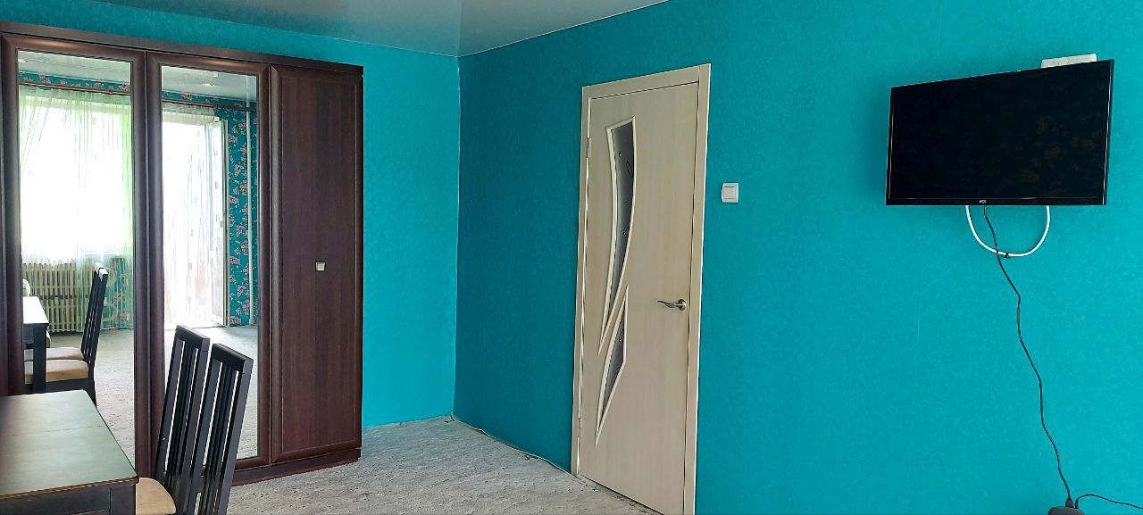 Сдам 1 комнатную квартиру с ремонтом посуточно пр.Гагарина, ТЦ ДАФИ