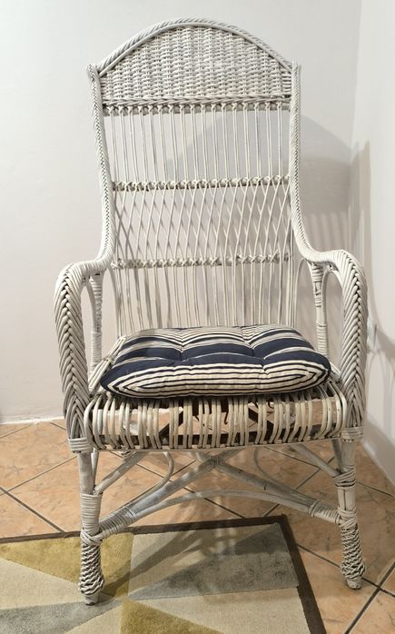 Bardzo ładny,stylowy,wygodny fotel wiklinowy