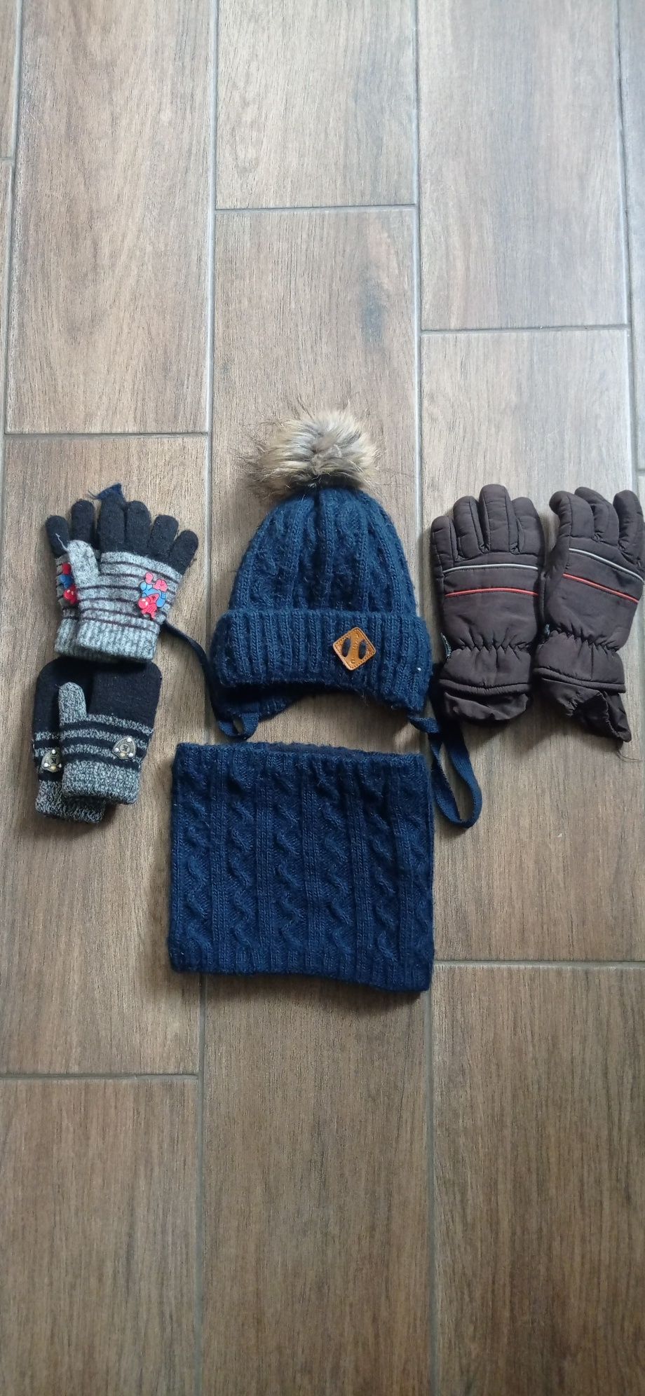 Зимова шапка з хомутом, перчатки, набір