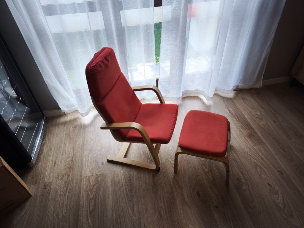 Cadeira de criança vermelha ikea