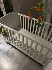 Drewniane łóżeczko niemowlęce białe regulowane z materacem