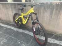 Bicicleta btt/ downhill