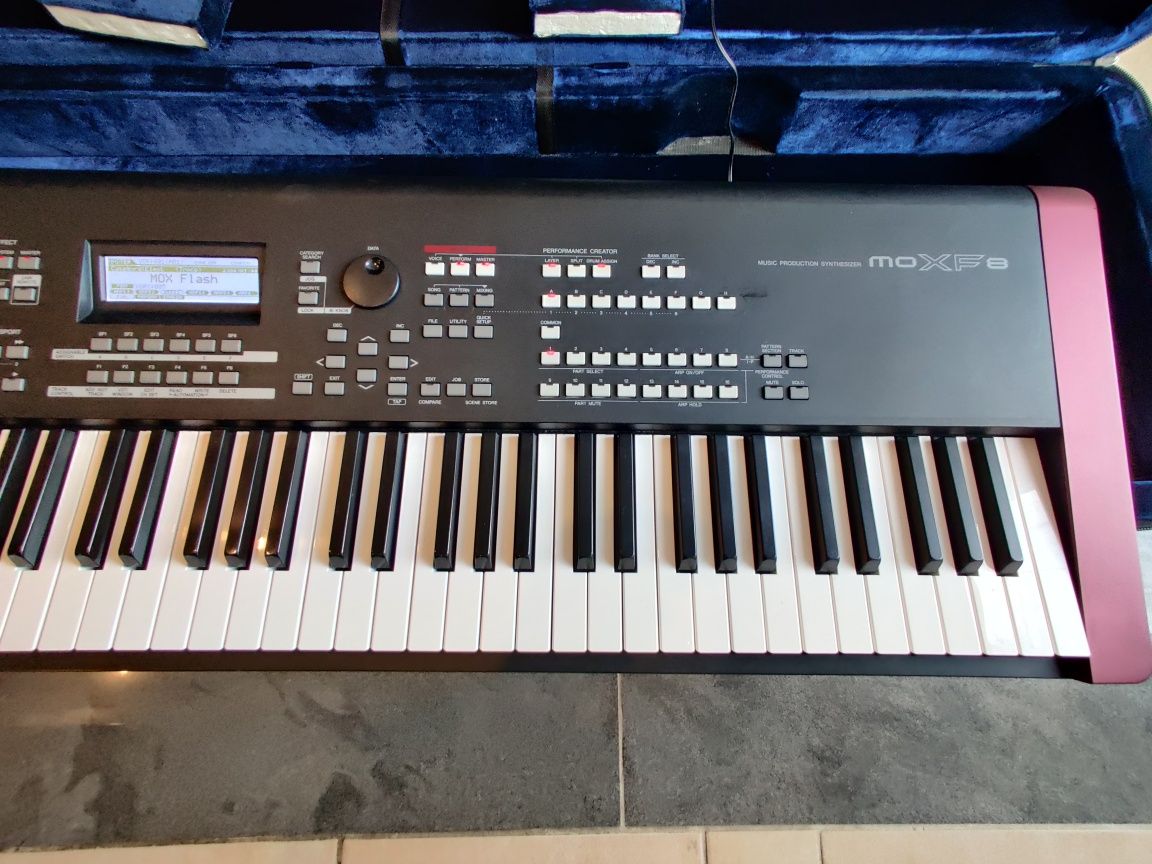 Syntezator Yamaha moxf8