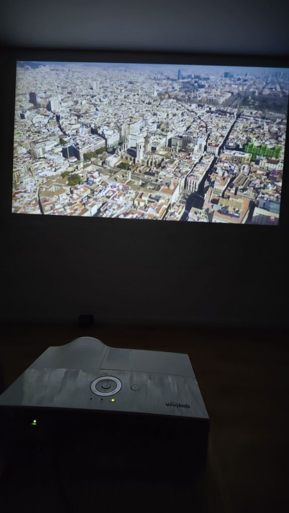 Vivitek 881st krótkoogniskowy DLP projektor rzutnik HD 3D HDMI jasny