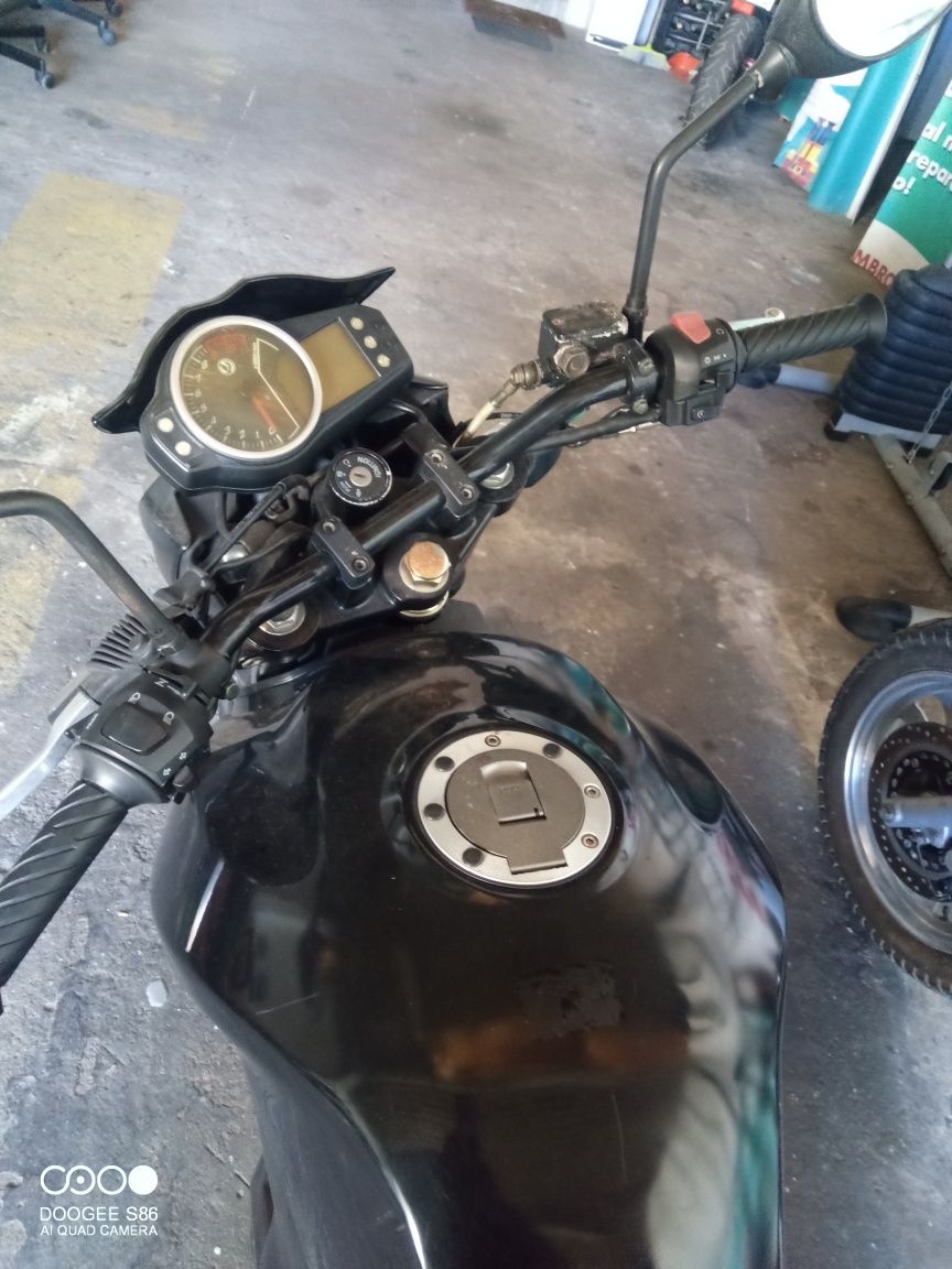 Estou vendendo uma moto SYM Wolf