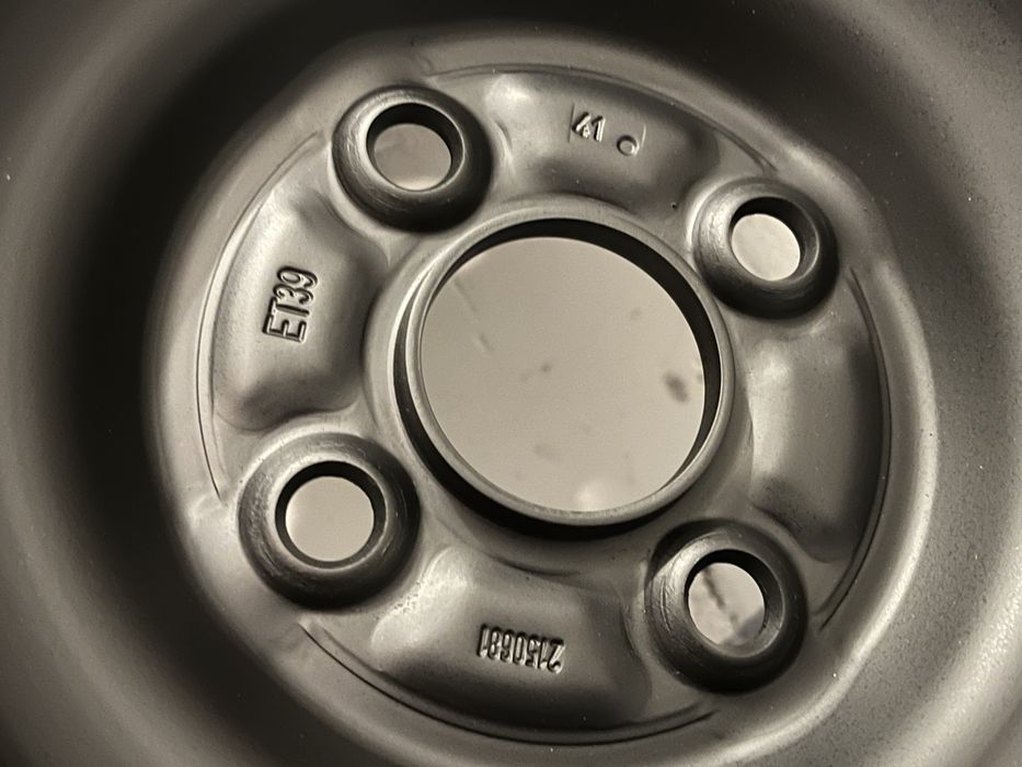 Oryginalne Koła 15 Toyota Yaris III 4x100 opony zimowe 175/65/15  54.1