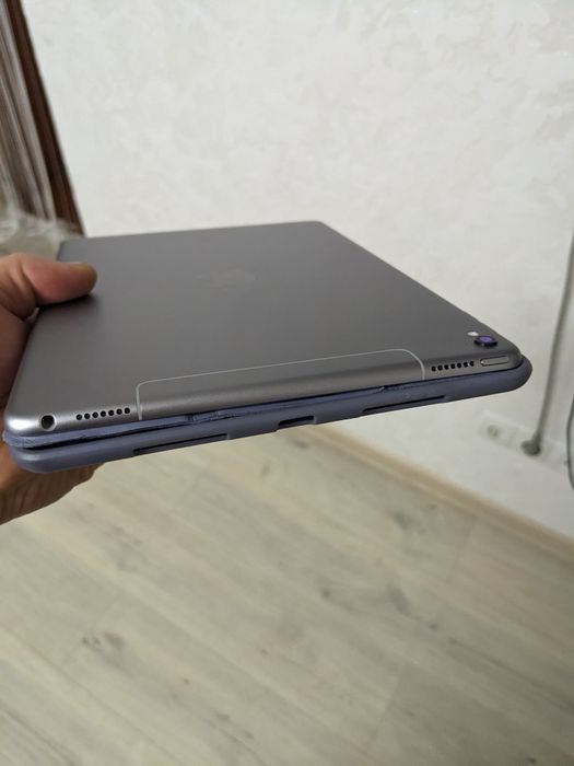 iPad Pro 9.7” 128 GB LTE — просто пушка! Space Gray