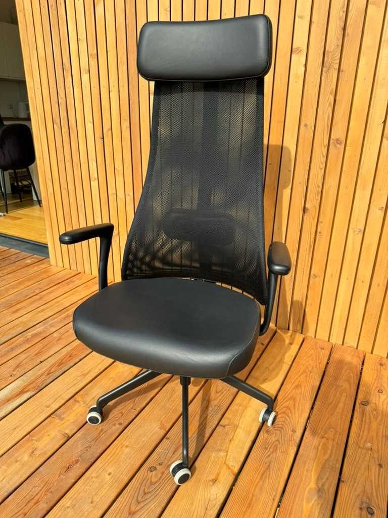 Fotel biurowy IKEA JÄRVFJÄLLET, czarna skóra