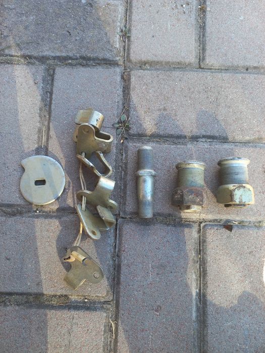 Футорка, гайка,шпилька ГАЗ 53