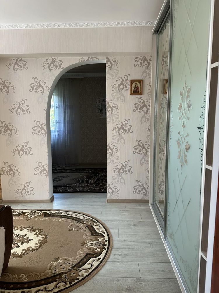 Будинок на дві половини.