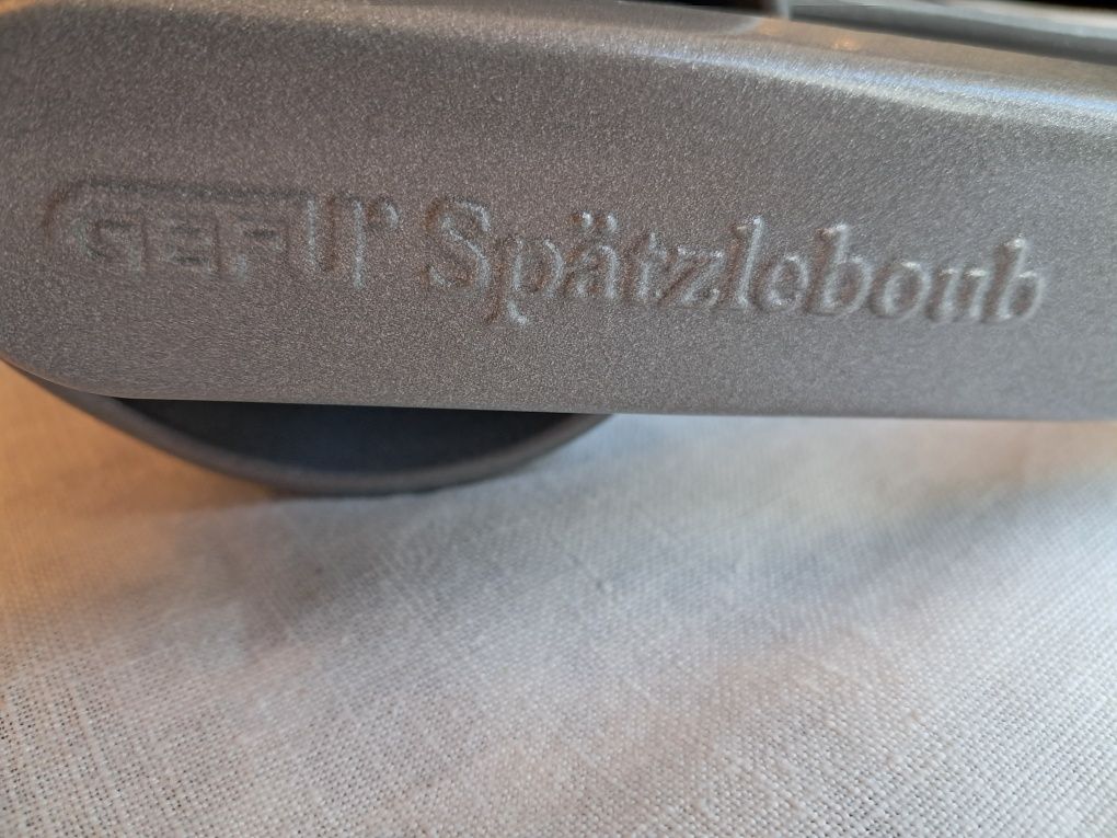 Wyciskacz do krótkich klusek