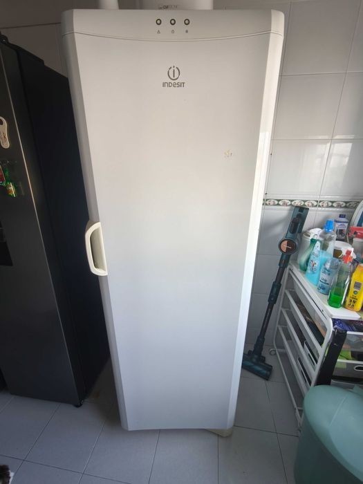 Arca Vertical Indesit