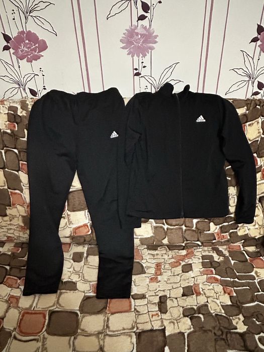 Дитячий спортивний костюм