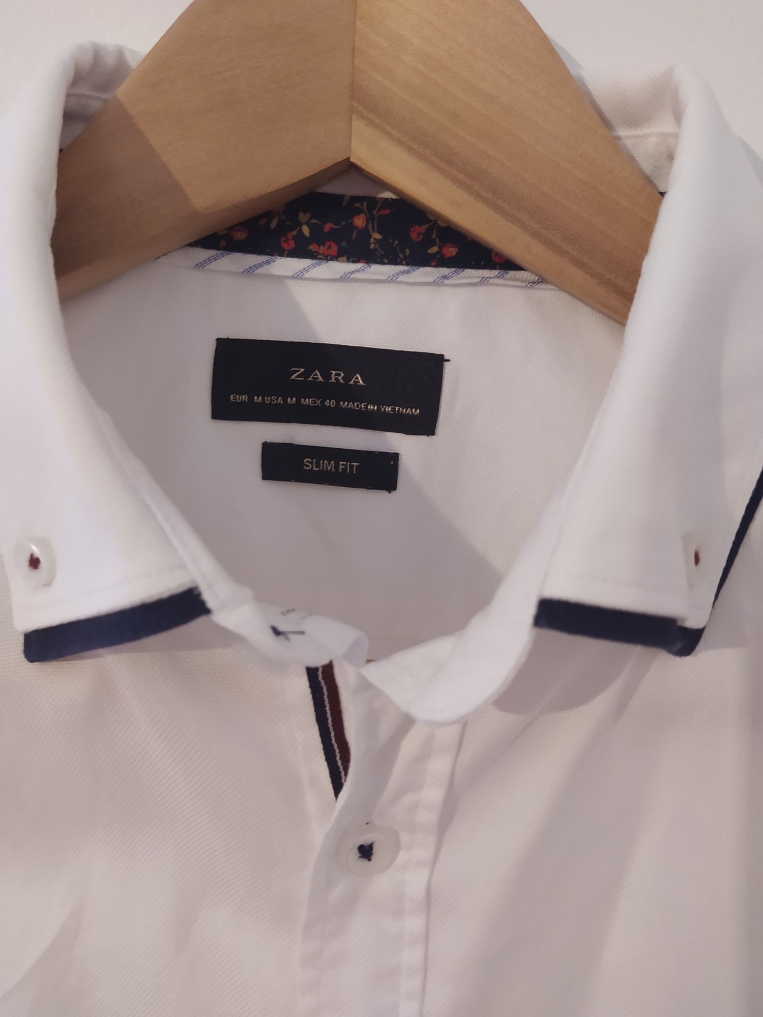 Camisa Zara tamanho M slim fit