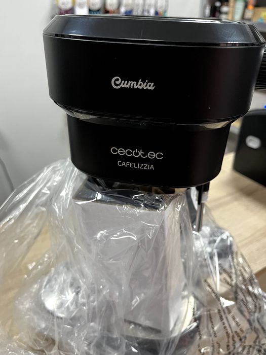 Ekspres Do Kawy Kolbowy Z Spieniaczem Mleka Cecotec Cafelizzia 790