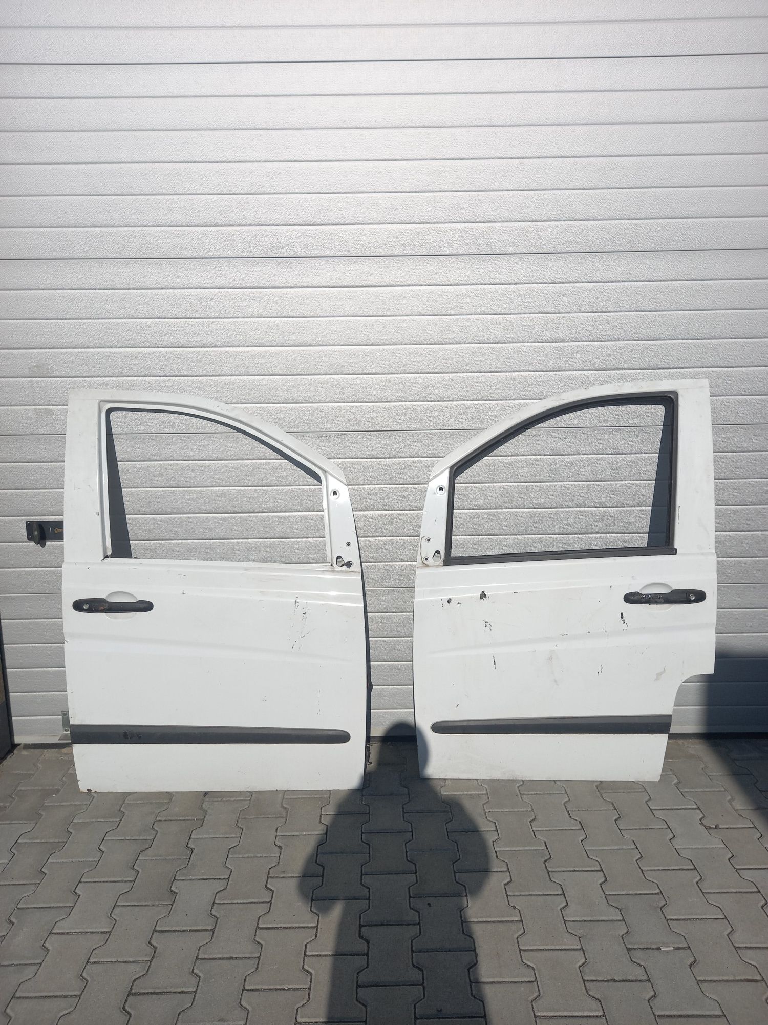 Двері дверка дверь передні Mercedes Vito w639