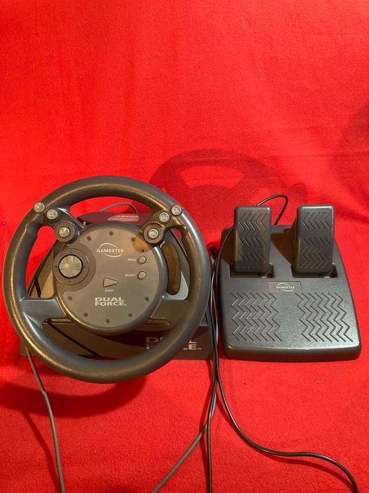 Volante e pedaleira Dual Force playStation