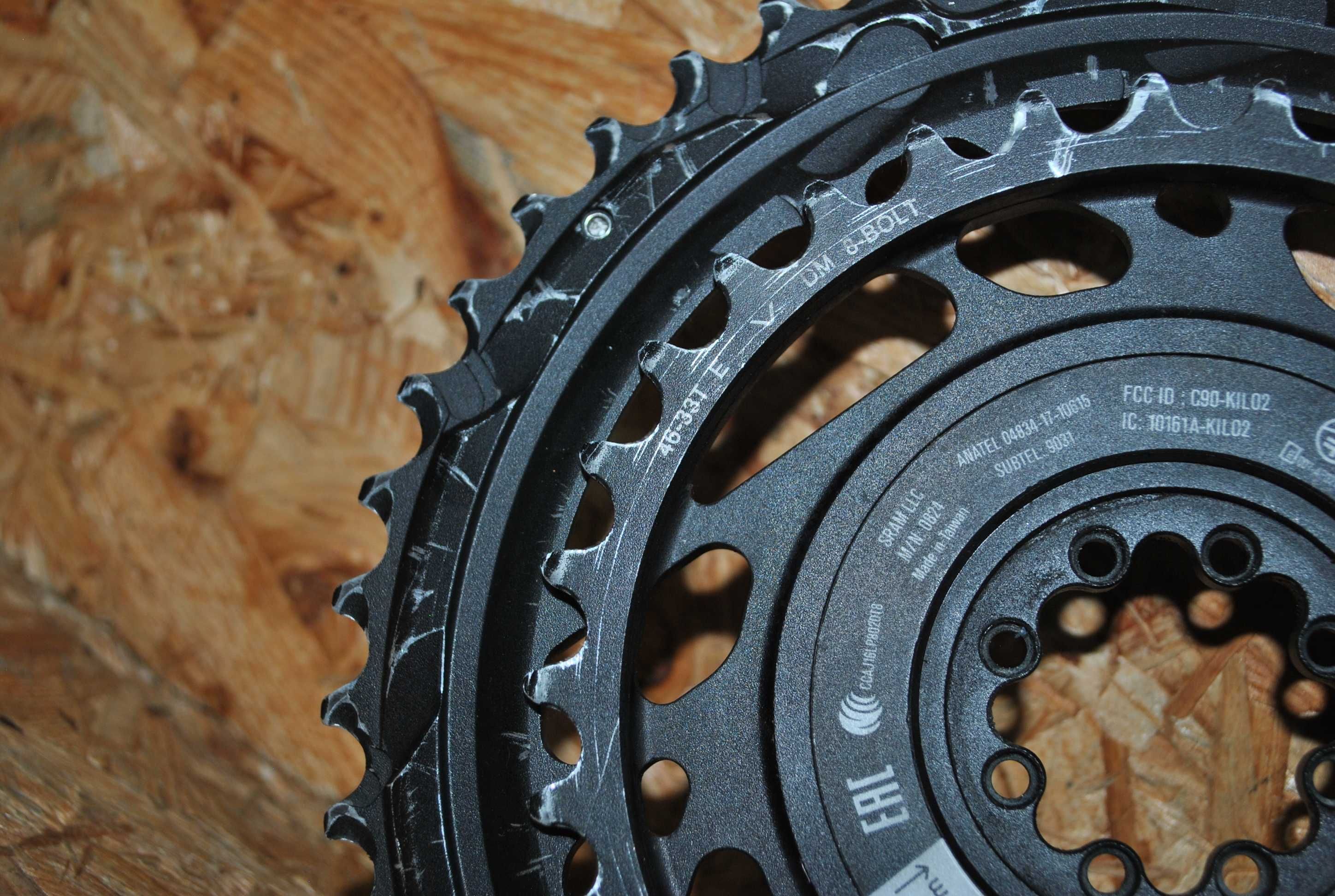 Idealna zębatka z pomiarem mocy Sram Red Axs Quarg 46/33T Gravel