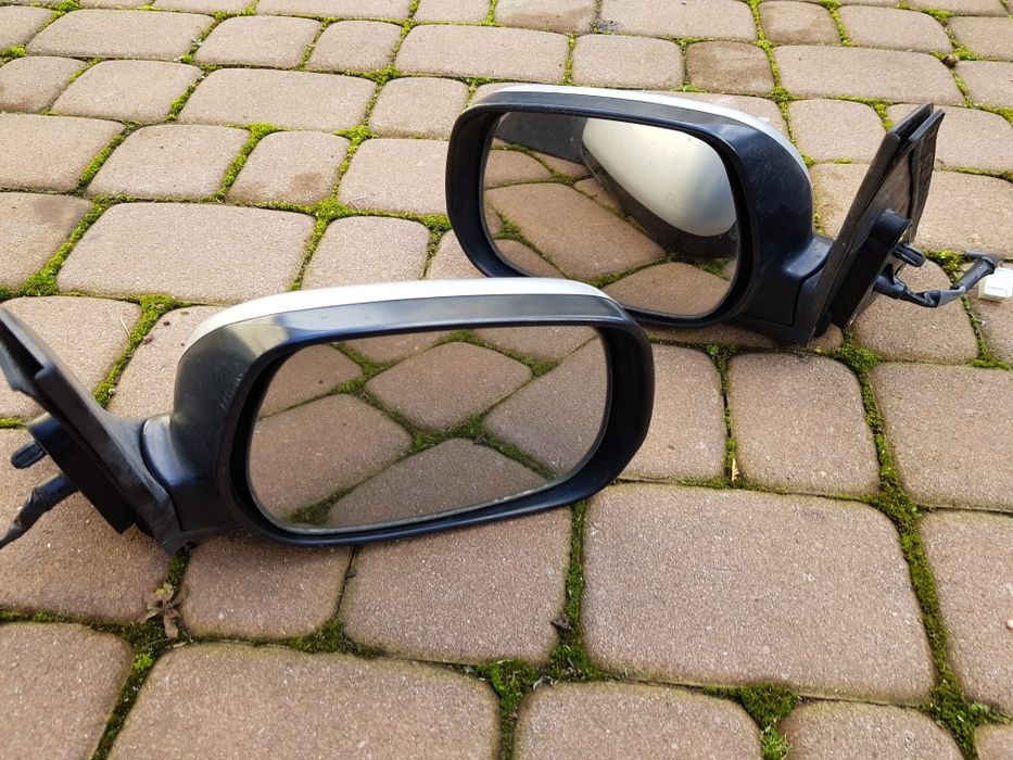 Toyota RAV4 Lusterko 00-05 srebrne