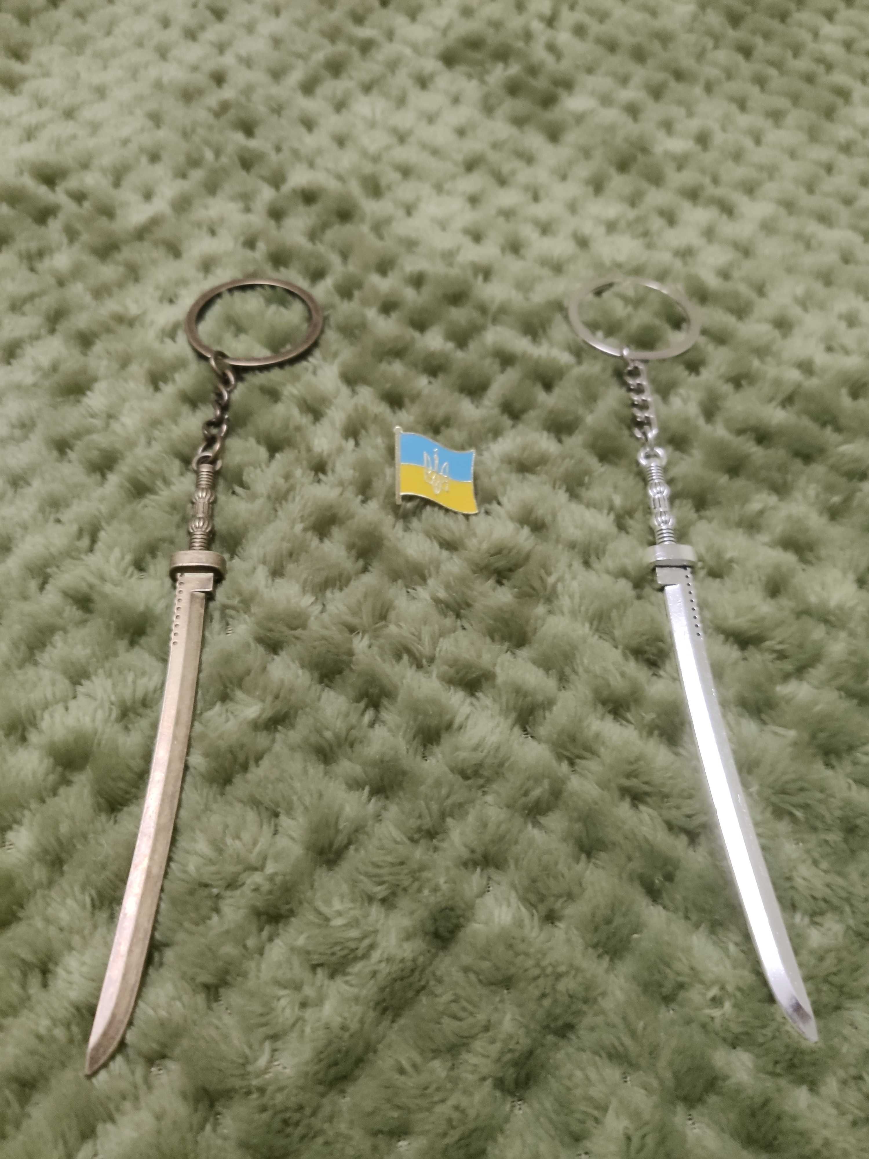 Українські патріотичні браслети, фенічки, кулони, брелки