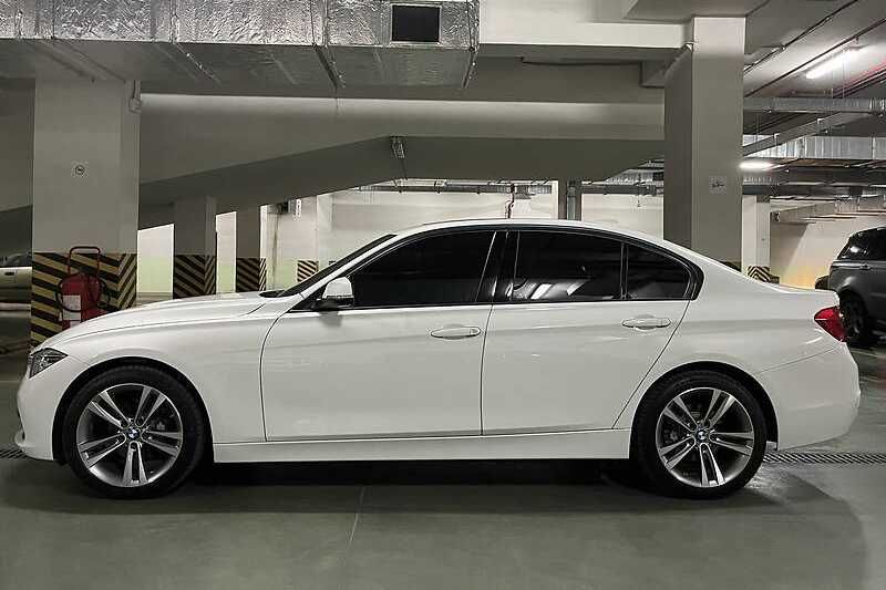BMW 328і 2016 xDrive Ідеальний стан, Багата комплектація