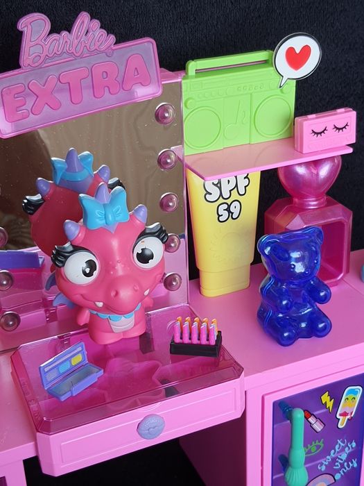 Мебель стол зеркало для кукол Барби Barbie Extra