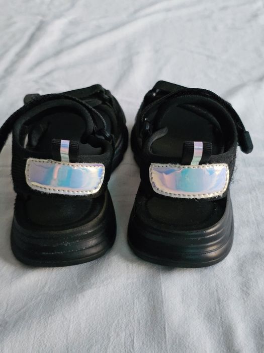 Sandały sportowe z odblaskami