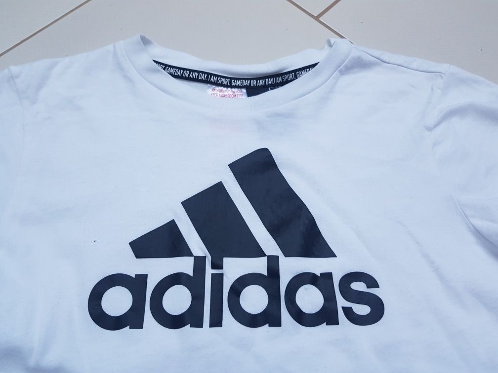 Adidas koszulka 152