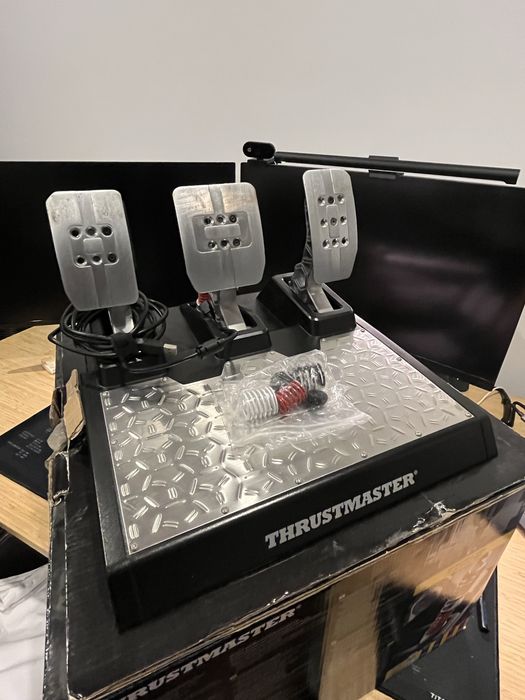 Pedais Thrustmaster TLCM - com célula de carga