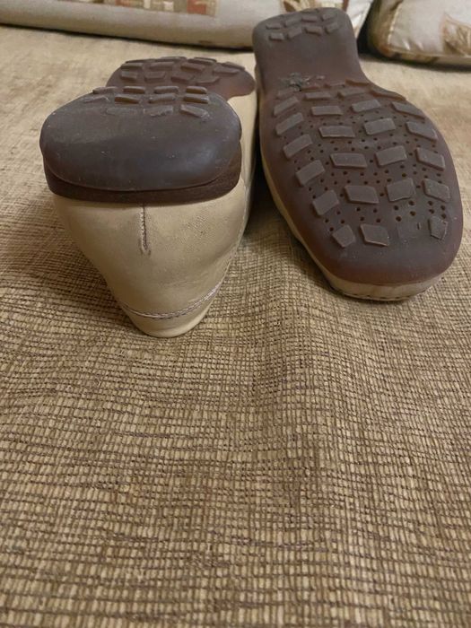 Продам шкіряні жіночі мокасини