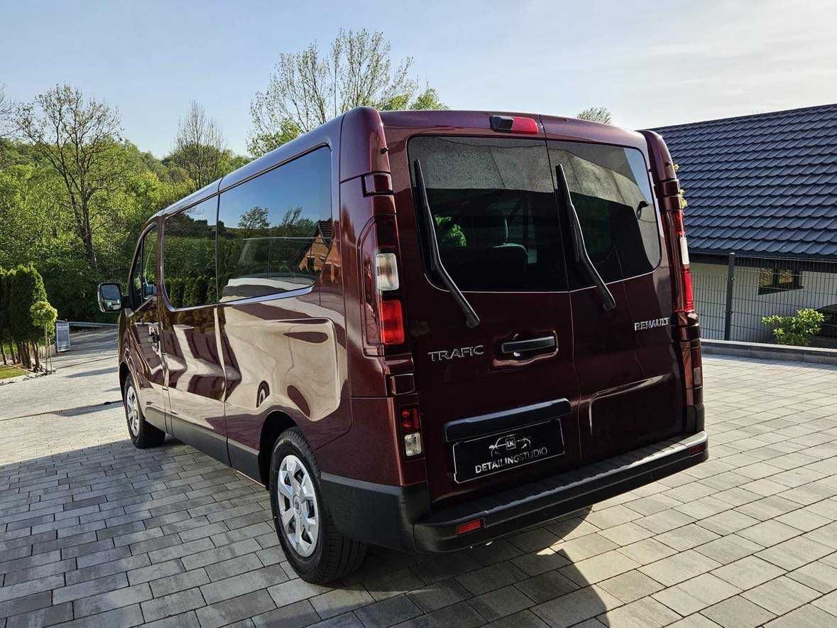 Wynajem busa 9 osobowego Renault Trafic long  2024r