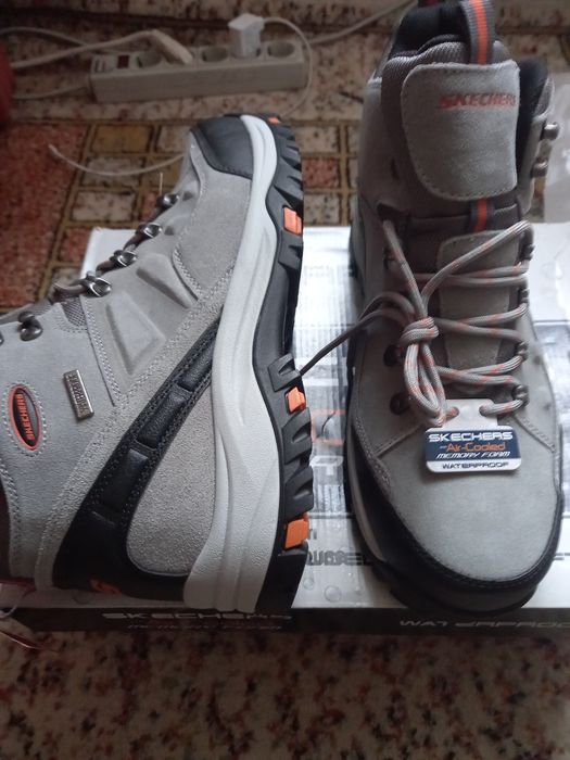 Продаю мужские ботинки