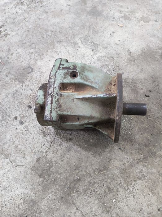 Редуктор 1 до 4 з мотор редуктора