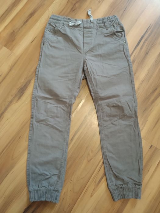 Spódnie chłopięce 140