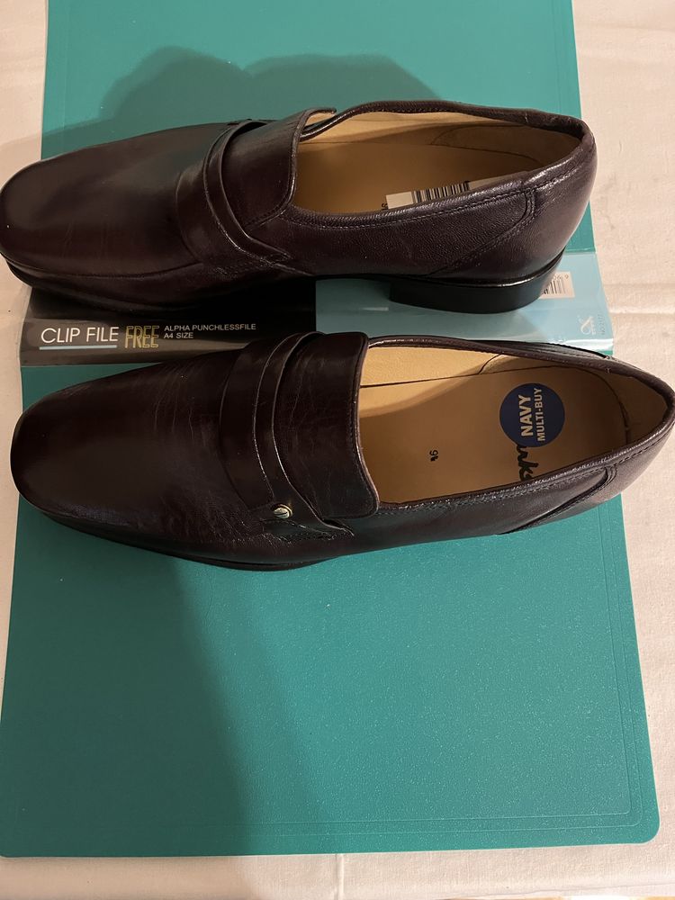 Clarks нові повністю шкіряні 45 р.
