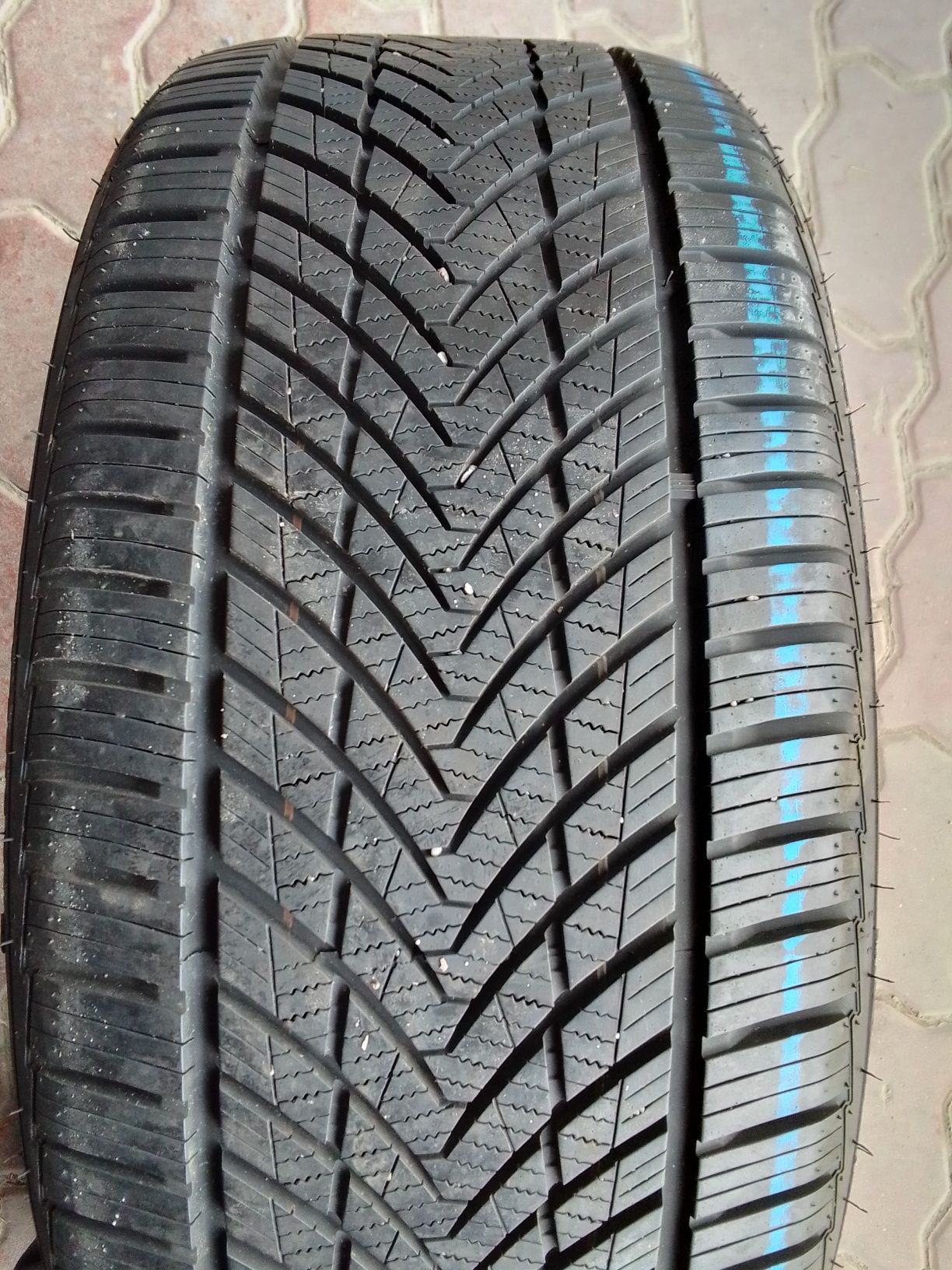 Opona wielosezonowa 245/45r18 TRACMAH 2020r 7.5mm