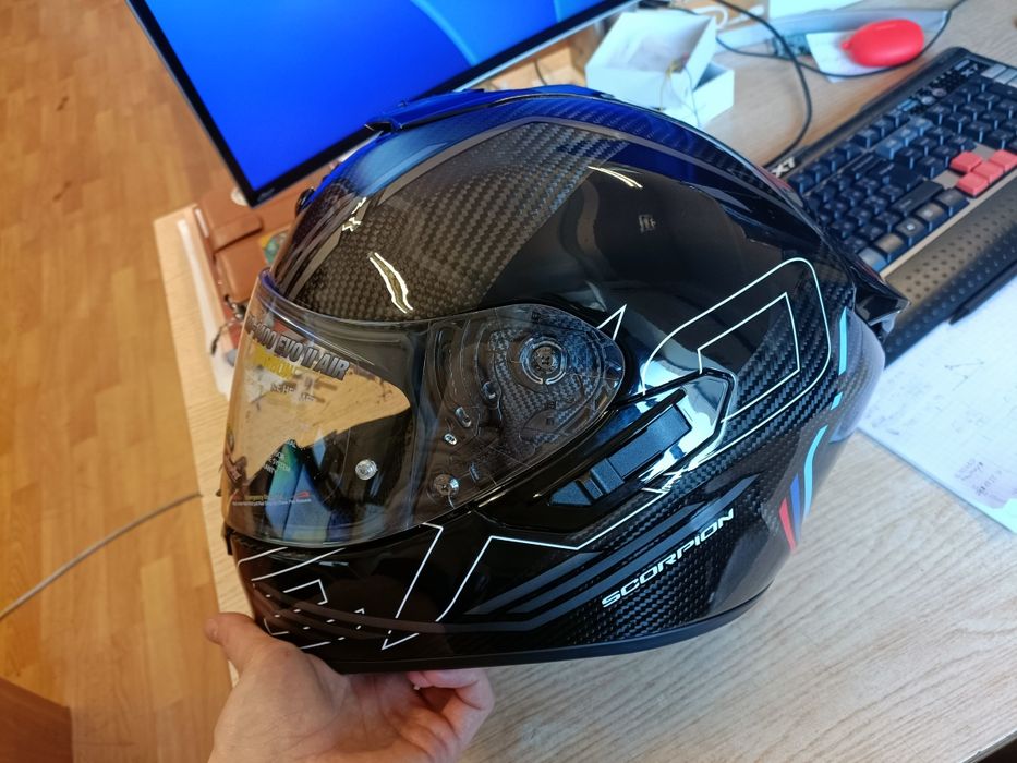 Шолом Scorpion EXO-1400 Evo 2 Carbon Air