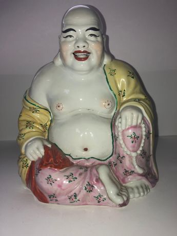 Buda em porcelana de grande escala