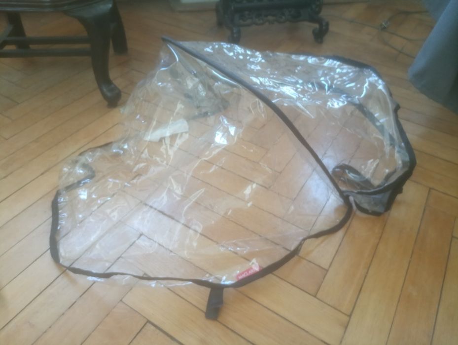 Osłona/folia przecideszczowa na wózek Maclaren