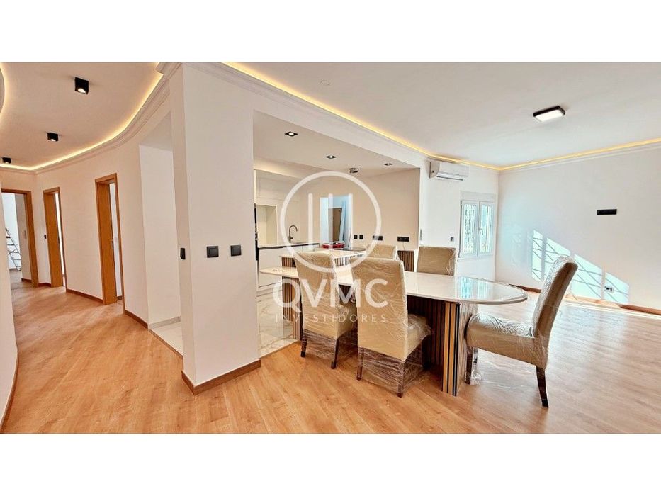 Apartamento T3 renovado em Carnaxide - Oeiras