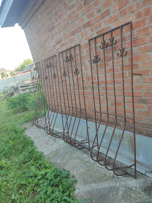 Решотки  (грати) кованые  на  окона